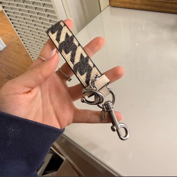 Coach keychain - Picture 2 of 3